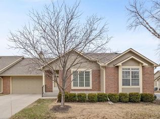 18565 W 158th Ter UNIT 200, Olathe, KS 66062