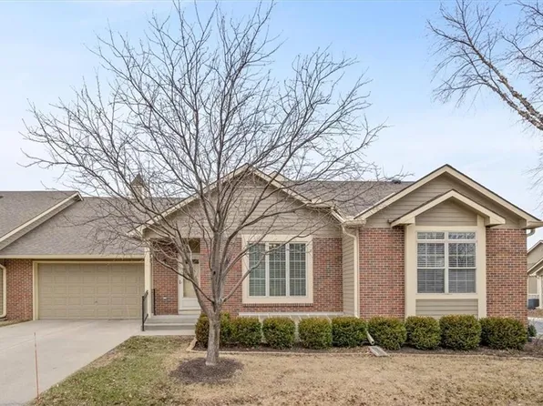 18565 W 158th Ter Unit 200, Olathe, KS 66062