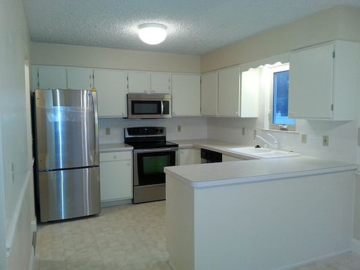 2nd image of 801 Beechlawn Ct