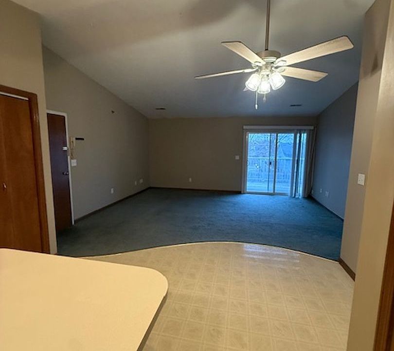 1st image of 102-116 Goldenrod Dr