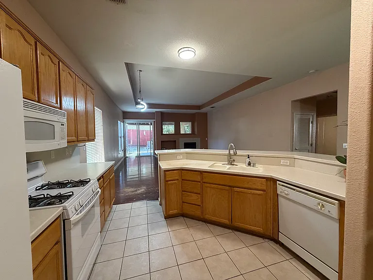 4309 Dalehurst Ln — Photo 10