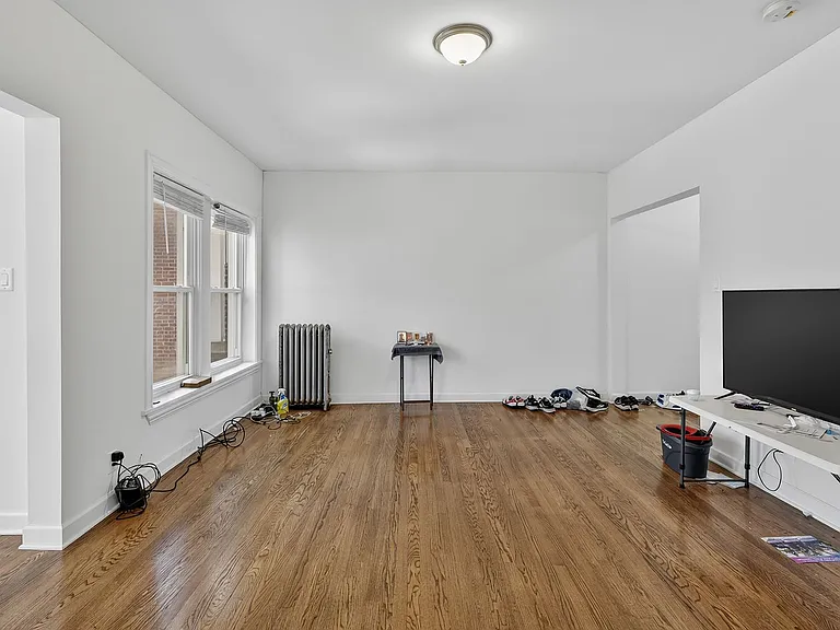 6565 N. Lakewood Renovated Rogers Park Apartments — Photo 38