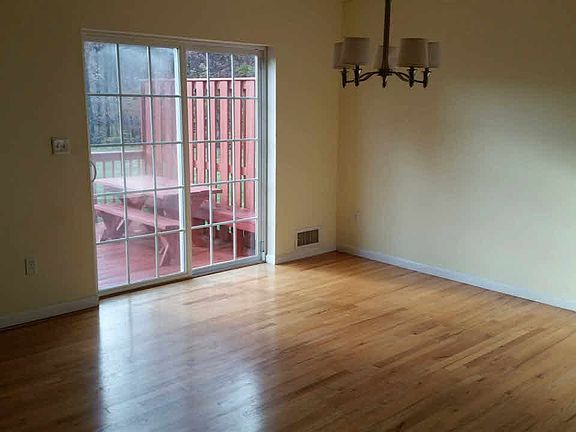 3rd image of 258 Pinebrook Dr #258