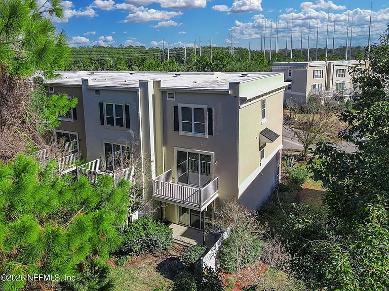 4442 Rock Creek Cir — Photo 3