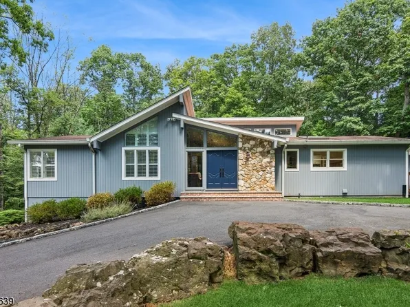66 Nottingham Dr, Watchung Boro, NJ 07069
