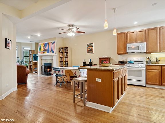 2nd image of 2634 N Fairfield Ave APT 2S