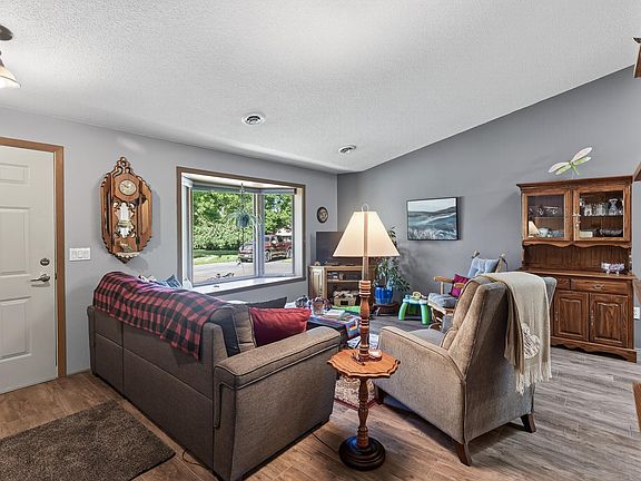 4th image of 3662 Gershwin Ln N
