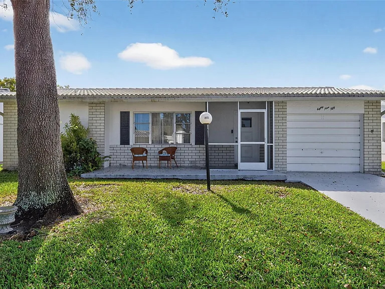 8950 NW 13th St — Photo 37