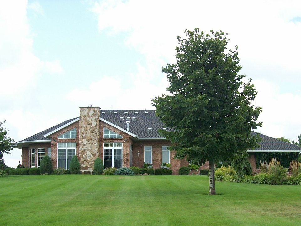 Executive Style Rambler on the Lynx National Golf Course