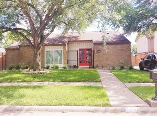 7922 Candle Ln, Houston, TX 77071