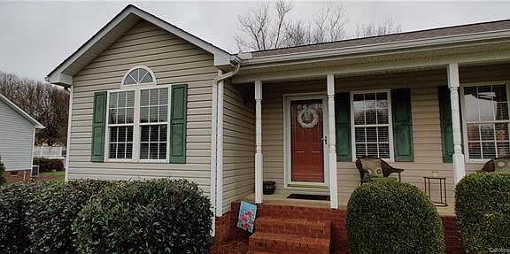 4th image of 927 Lauren Glen Dr