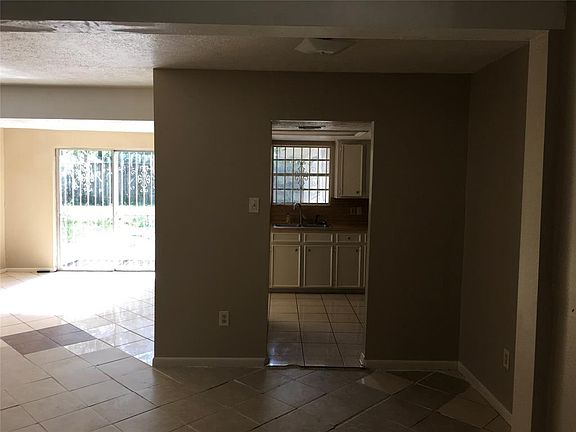 4th image of 3717 Ella Blvd