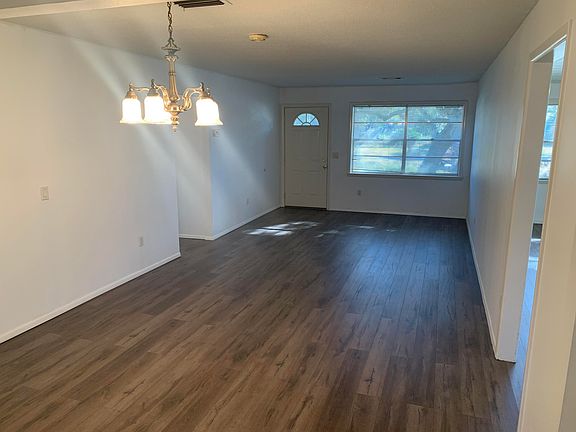 3rd image of 48 Stewart Cir