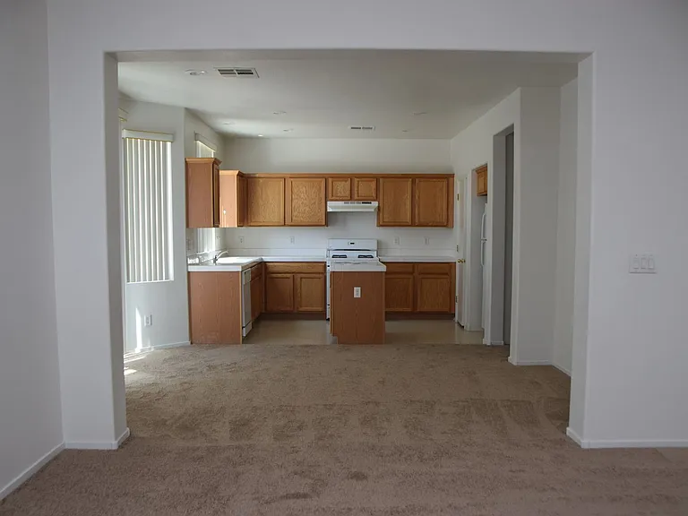 9493 Grove Ridge Ave — Photo 11
