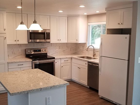 2nd image of 13279 Eastborne Dr