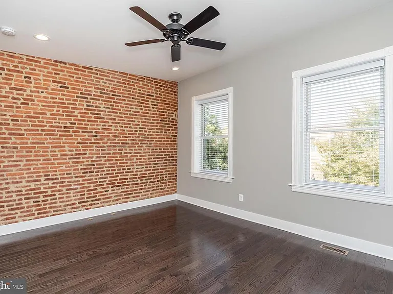 3729 Foster Ave — Photo 19
