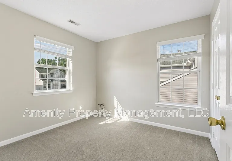 321 Warwick Landing Pkwy — Photo 13