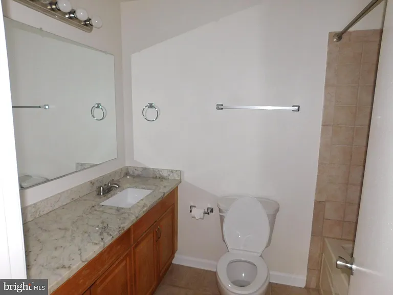 200 Dover Pl #201 — Photo 13
