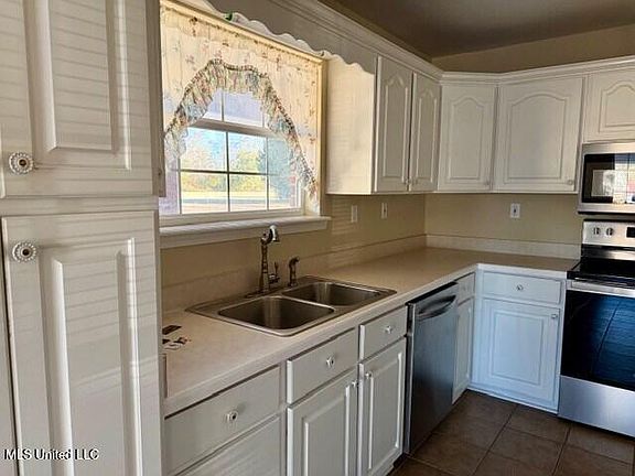 3rd image of 38 Wyatt Ln