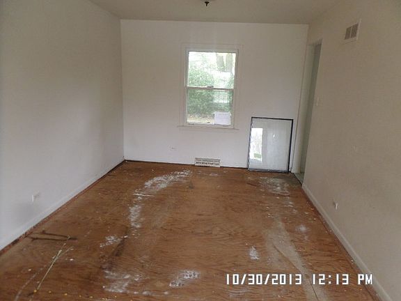 5th image of 17803 Oakwood Dr