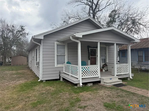311 W Clayton St, Cuero, TX 77954