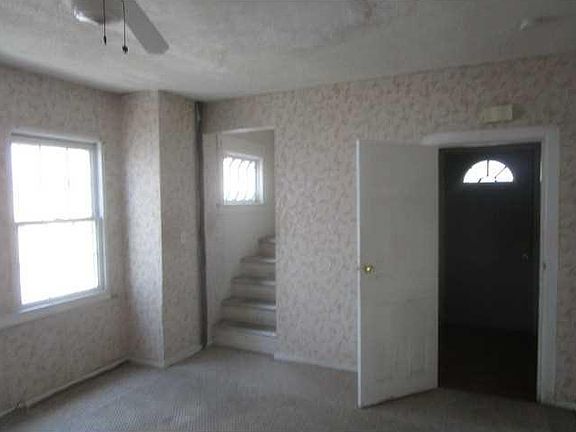 2nd image of 59 Marion Ave N