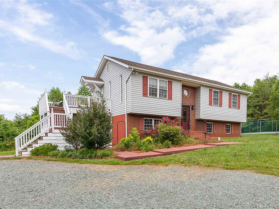 2nd image of 6845 Cabell Rd