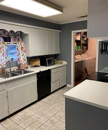 3rd image of 300 League St S