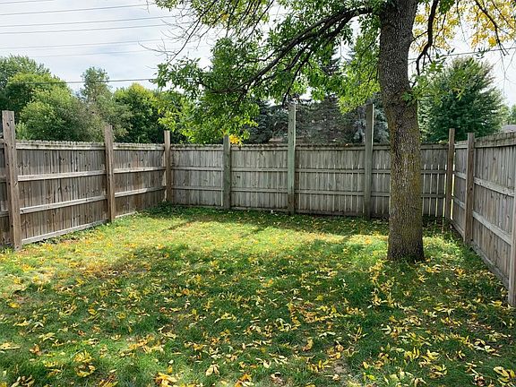 4th image of 12856 Belle Aire Dr