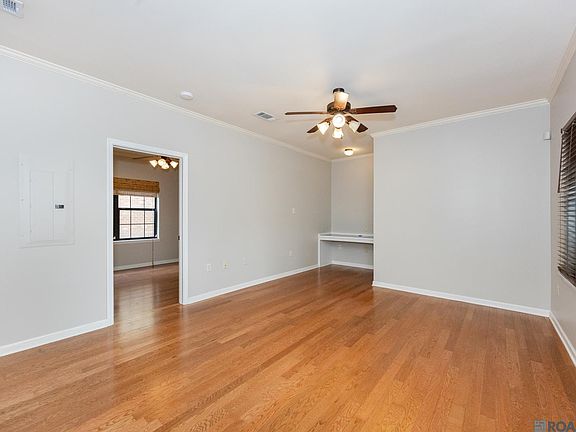 2nd image of 612 S Kenilworth Pkwy APT 2A