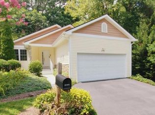 202 Ewarts Hill Rd, Hendersonville, NC 28739