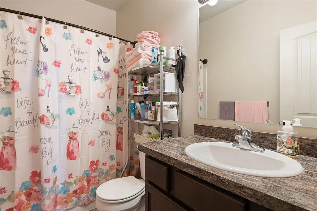 3 bed, 1722 sqft, $1,900 — Photo 4