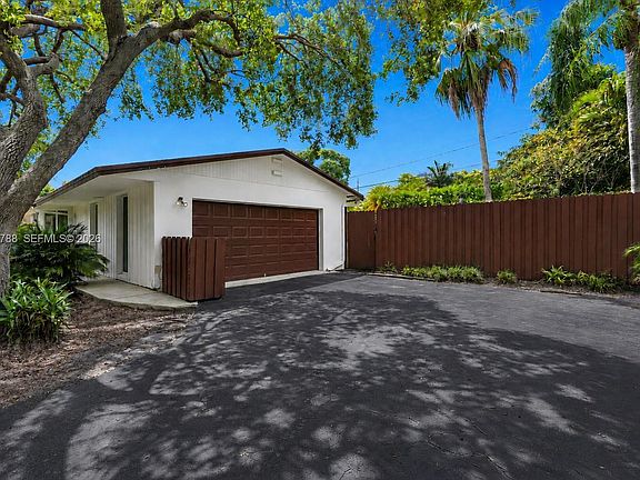 4th image of 8520 SW 151st St