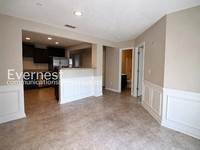 3 bed, 2.5 bath, 1632 sqft, $2,150 — Photo 4