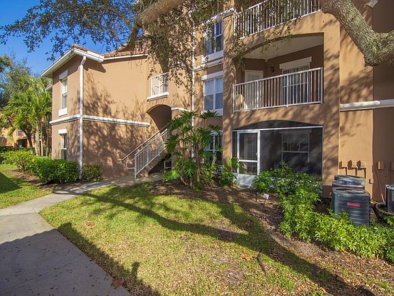 2nd image of 5060 Fairways Cir APT 104