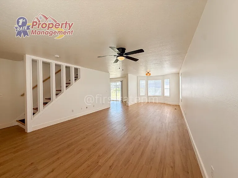 16042 N Saint Helens Dr — Photo 5