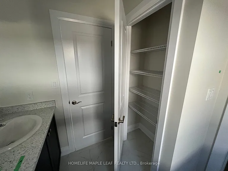 917 Valencia Ct — Photo 23