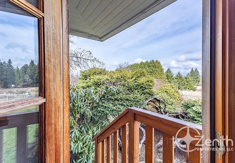 4508 NE 174th St — Photo 31