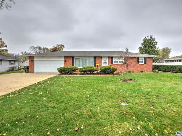 625 Park Dr, Mount Zion, IL 62549