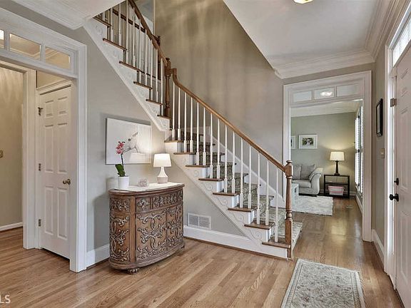 5th image of 280 Wyngate Cir