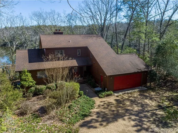 603 Chick Cove Dr, Hardyville, VA 23070