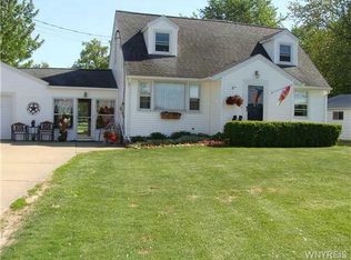 2446 Youngstown Lockport Rd, Ransomville, NY 14131