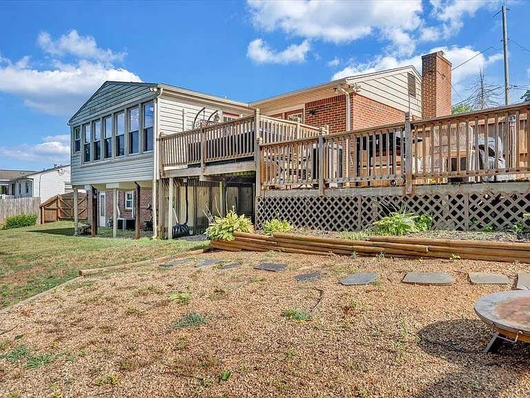 621 Aragona Dr — Photo 65