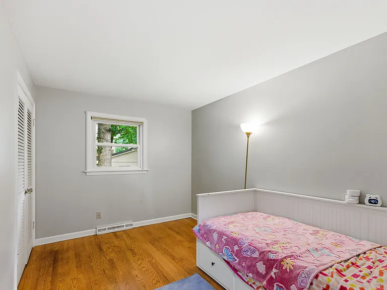 1204 Forest Ct — Photo 10