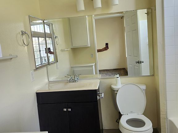 3rd image of 11150 Glenoaks Blvd Unit 238