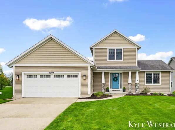 3297 Dogwood Ln, Zeeland, MI 49464