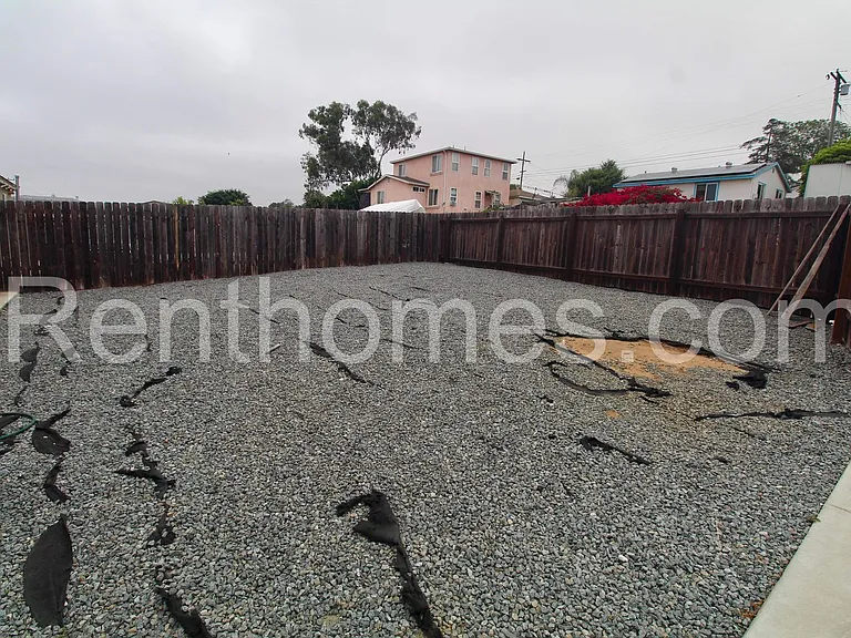 2345 Comstock St — Photo 21