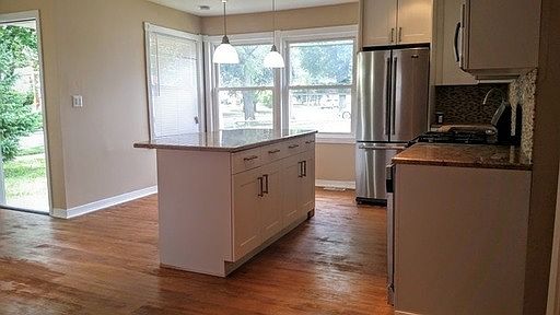 4th image of 1675 Illinois St