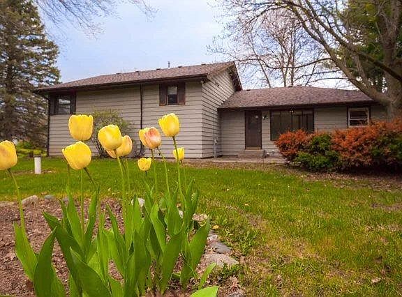 2nd image of 1070 Luanna Dr