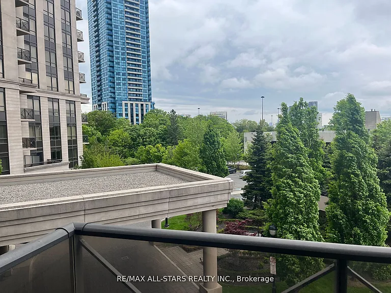 133 Wynford Dr #305 — Photo 8
